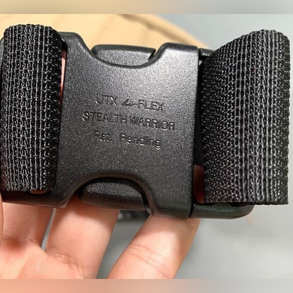 SUPREME ๐ waist bag in Khaki. Unisex Design. OS.๐ฅ!!! - Picture 5 of 6